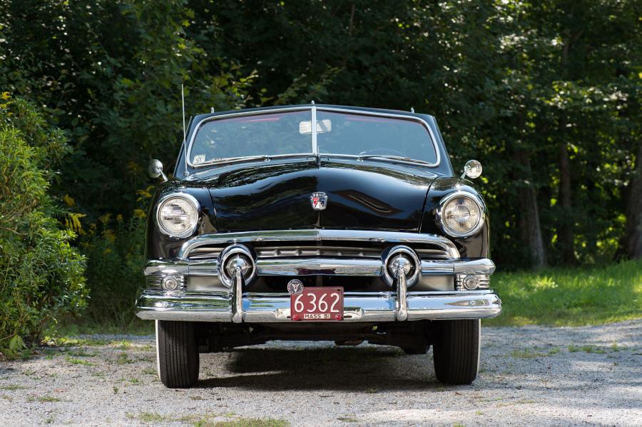  Ford Custom DeLuxe Convertible 1951 года  (фото 22 из 71)
